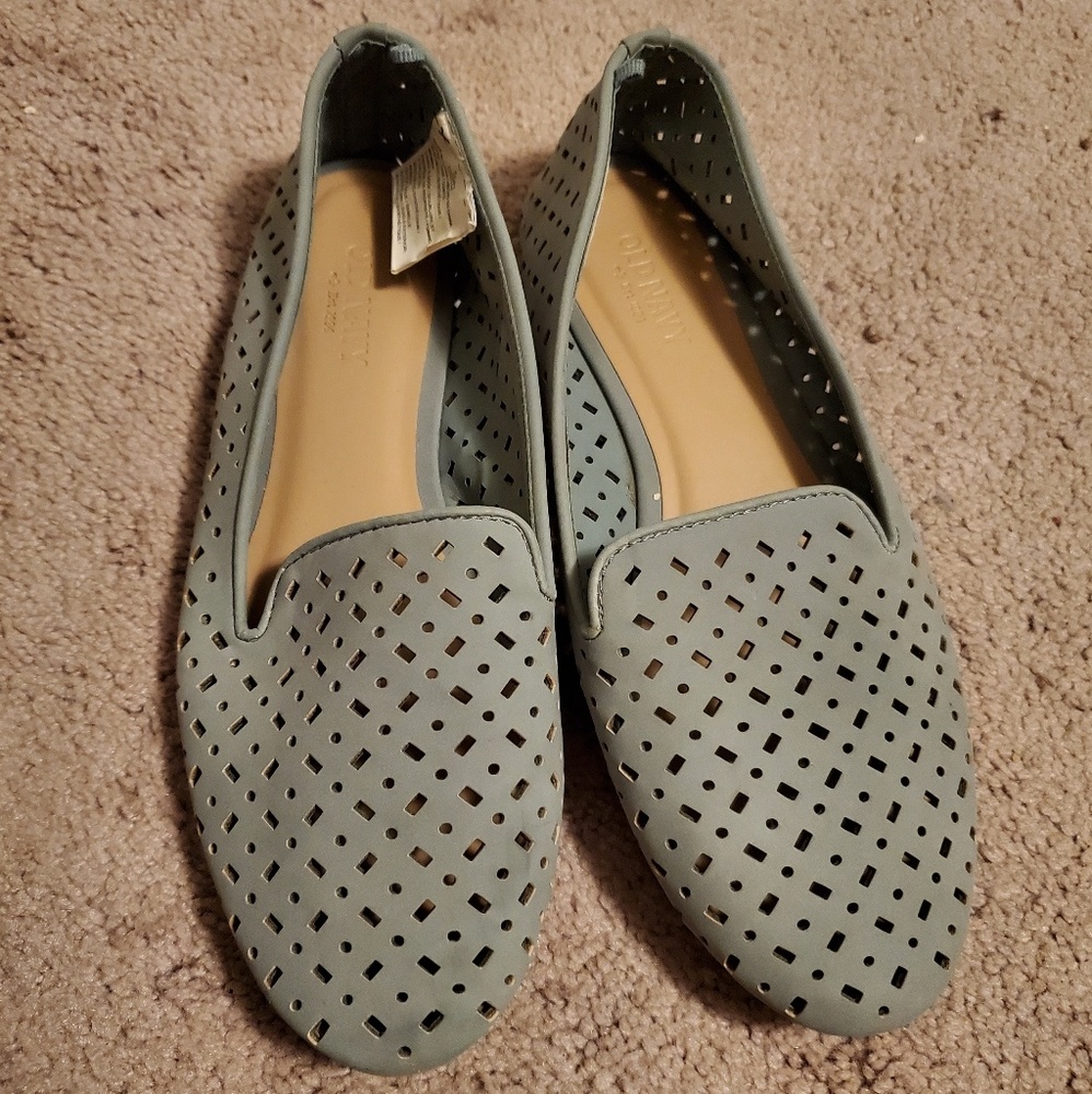 Old navy slip on shoes